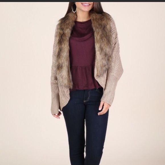 Altar'd State Sweaters - Altar'd State Forever Flurry Tan Faux Fur Collar Cardigan Sweater Size Small